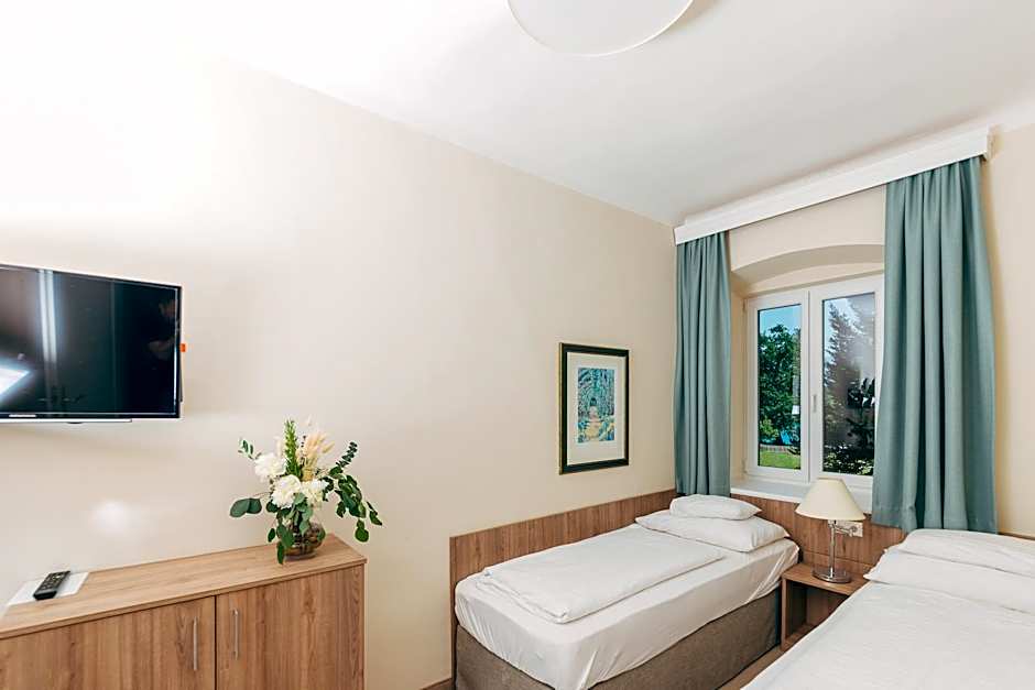 Inselhotel Faakersee