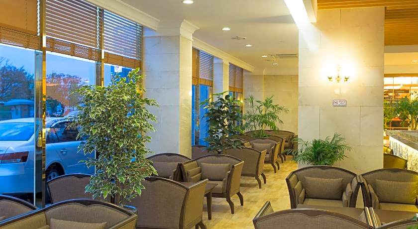 Fontana Beach Hotel