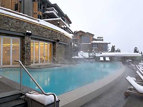 Stein Eriksen Residences