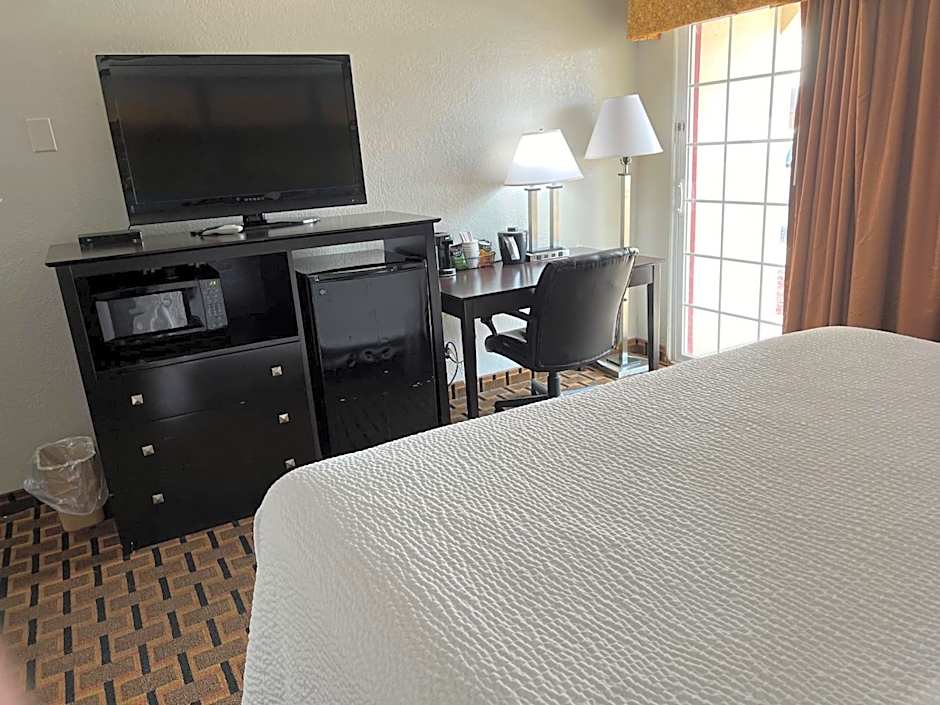 Days Inn by Wyndham Joplin