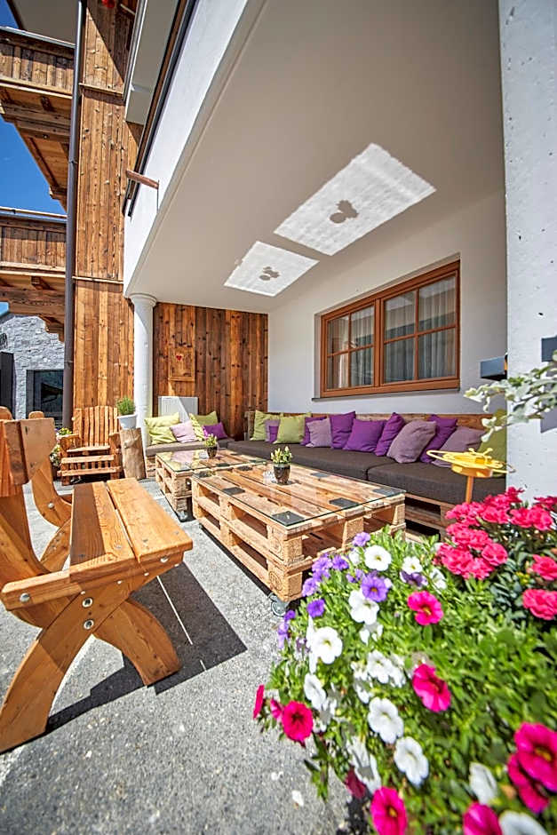 Hotel Astrid mit Panoramapool & inklusive JokerCard