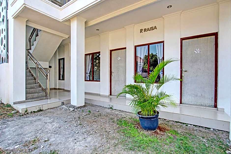 OYO 93011 Hotel Griya Lestari Pati 2