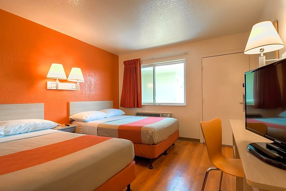 Motel 6-Westminster, CA - South - Long Beach Area