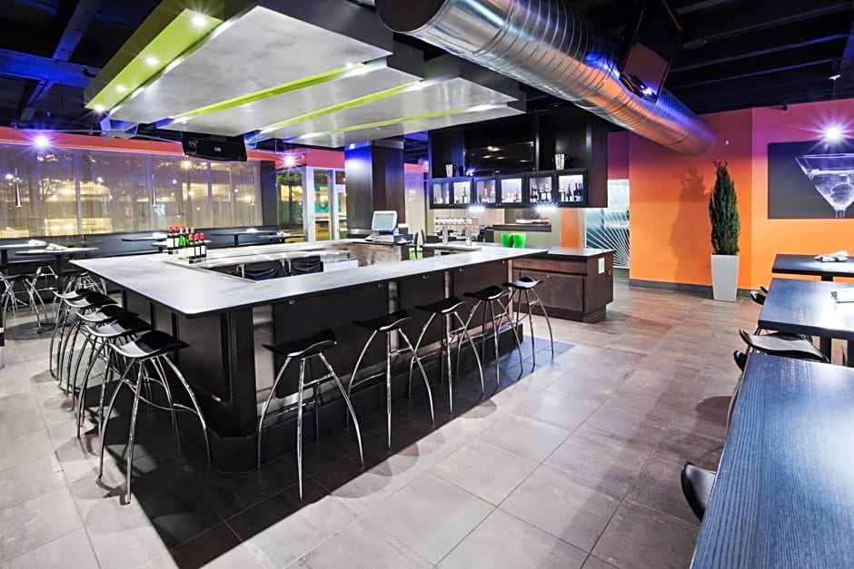 17 West Hotel, Ascend Hotel Collection