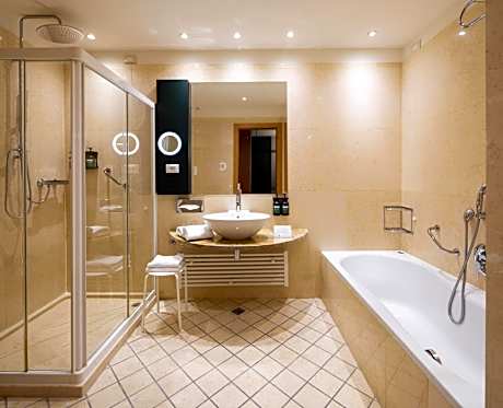 1 King Junior Suite