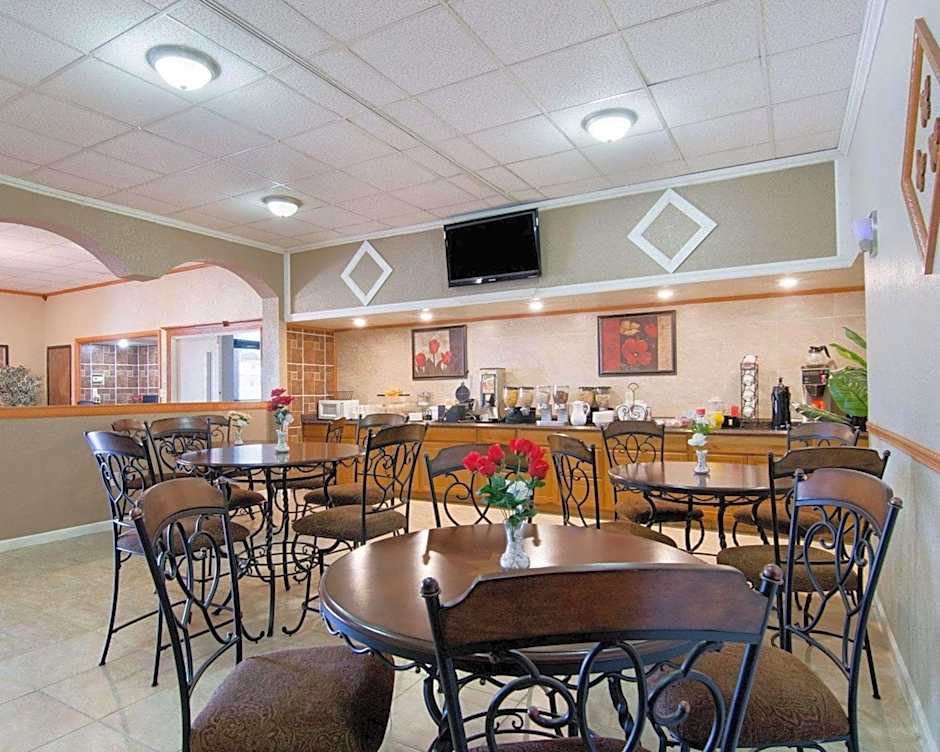 Knights Inn & Suites Emporia