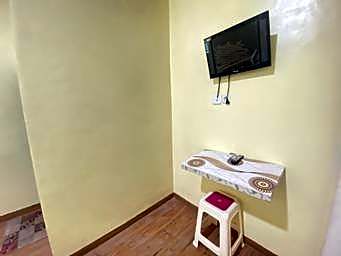 Homestay RN near Taman Bambu Runcing Polewali Mitra RedDoorz