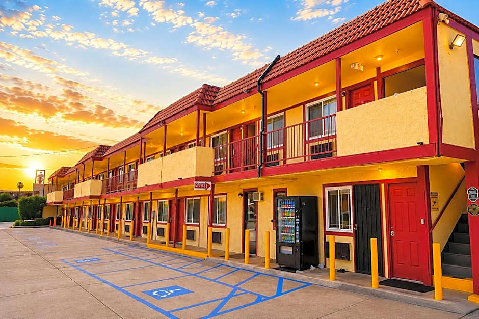 Century Motel Buena Park Anaheim I-5