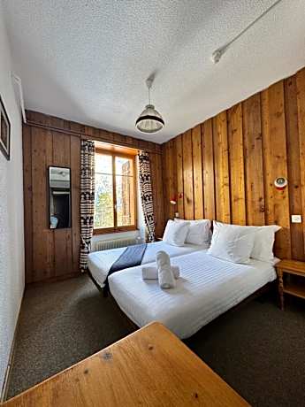 Double or Twin Room with Mountain View