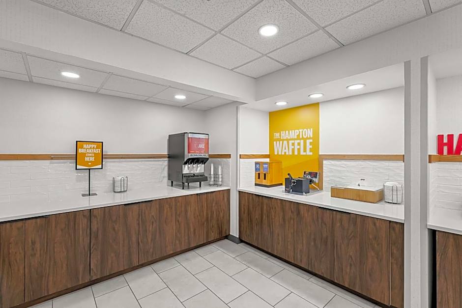 Hampton Inn By Hilton & Suites Charlotte-Airport