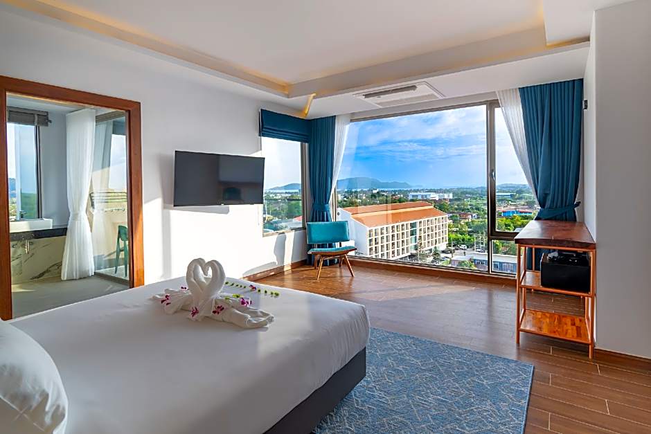 Photo 1 of 18 of Executive Suite