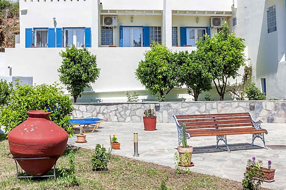 Stafylos Suites & Boutique hotel