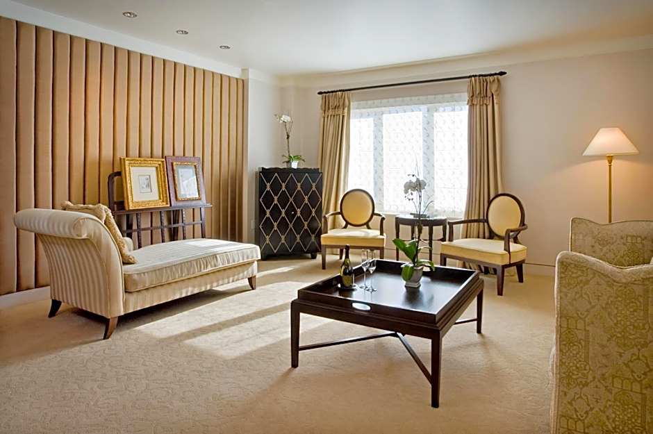 Photo 1 of 9 of Executive 1 Bedroom 1 King Bed Suite