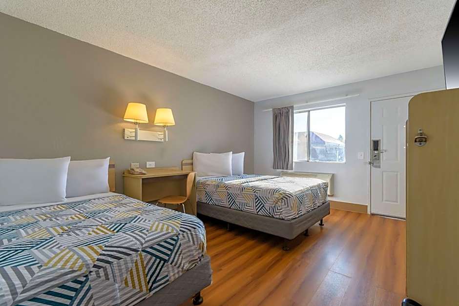 Motel 6 Hayward, CA- Silicon Valley Gateway