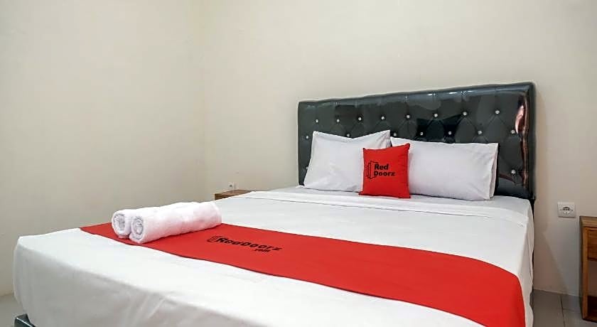 RedDoorz Plus Syariah @ Hotel Indonesia Kajen