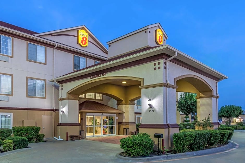 Super 8 by Wyndham Hillsboro TX
