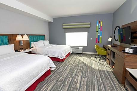 Queen Room with Bath Tub - Mobility Access/Non-Smoking