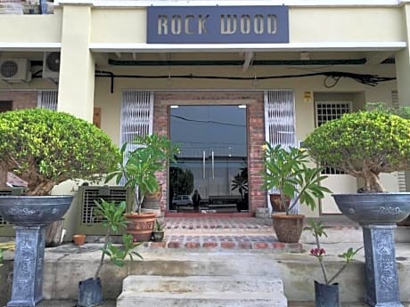 Rock Wood Hotel
