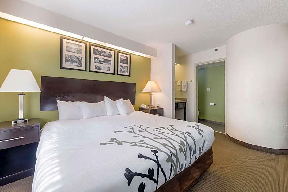 Studio 6 Suites Knoxville ,TN - Downtown