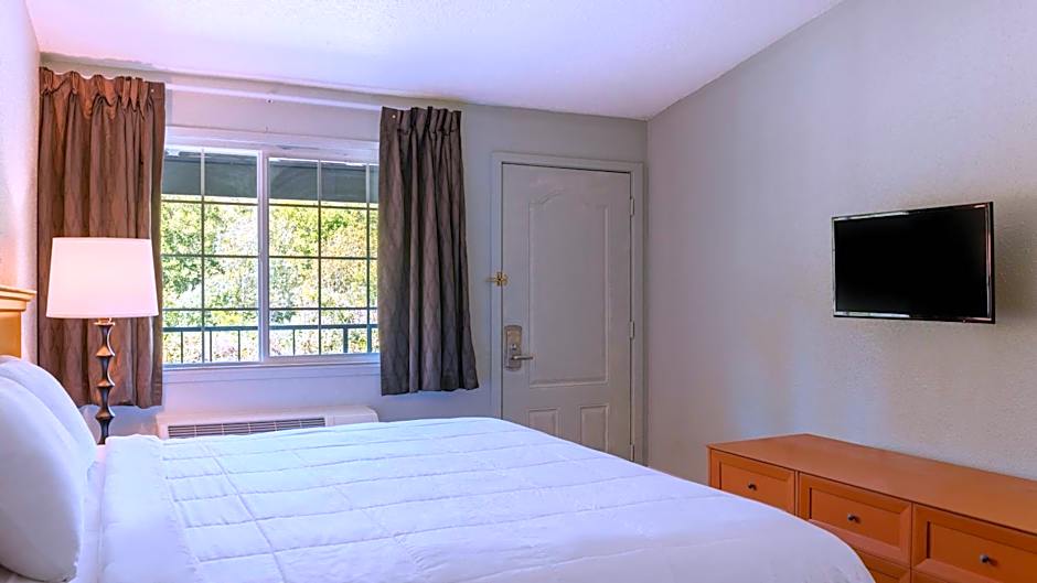 Motel 6 - Aberdeen, WA