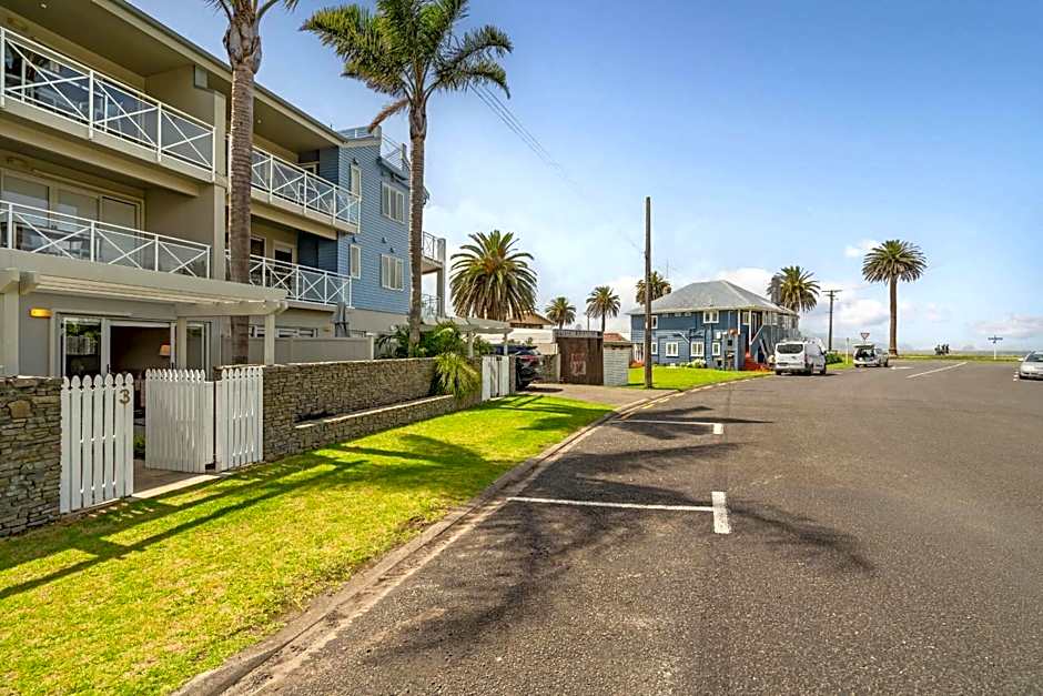 Crow's Nest Apartments