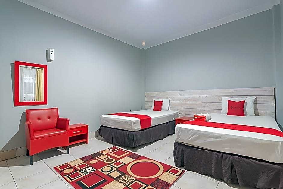 RedDoorz Plus @ Otista Garut