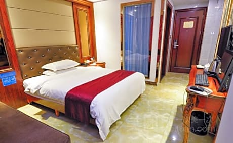 Deluxe King Bed