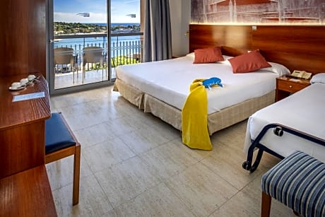 Double or Twin Room with Sea View and Balcony