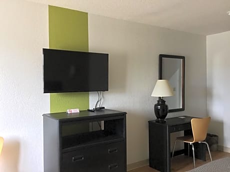 Quadruple Room - Non-Smoking