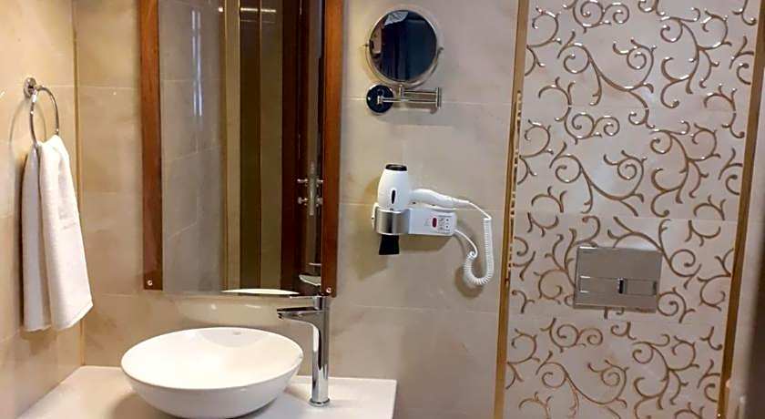 Ramada by Wyndham Van