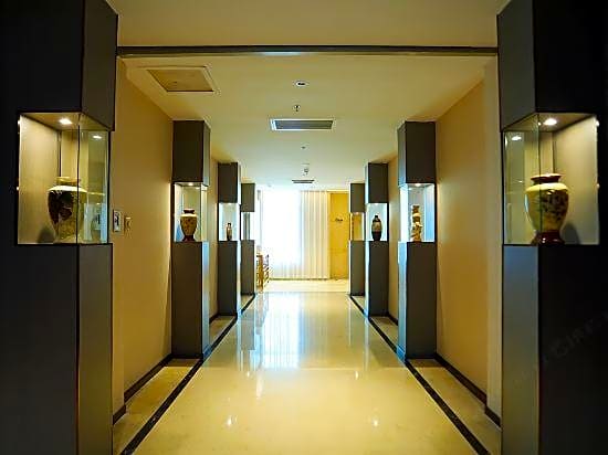 Cheerful Hotel