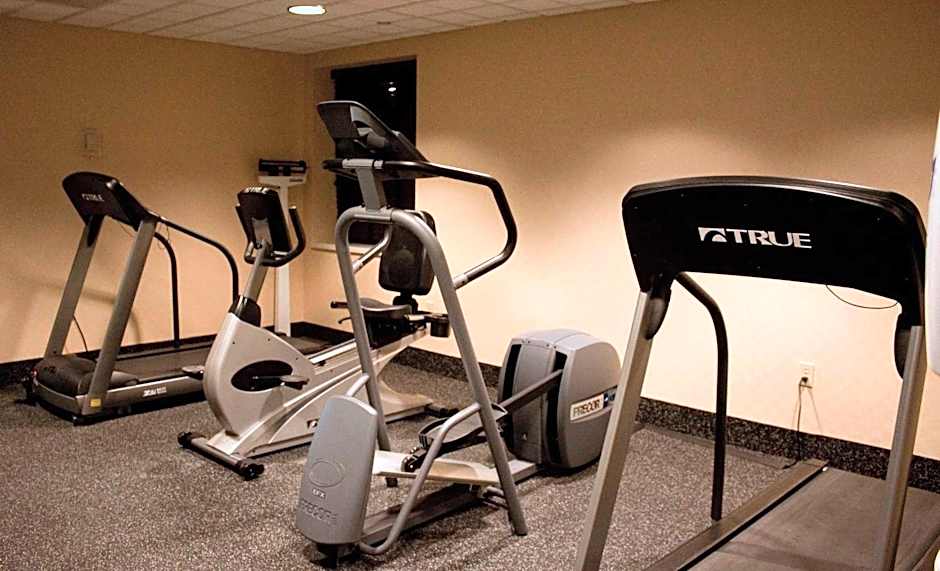Holiday Inn Express Mentor Banquet Center By IHG