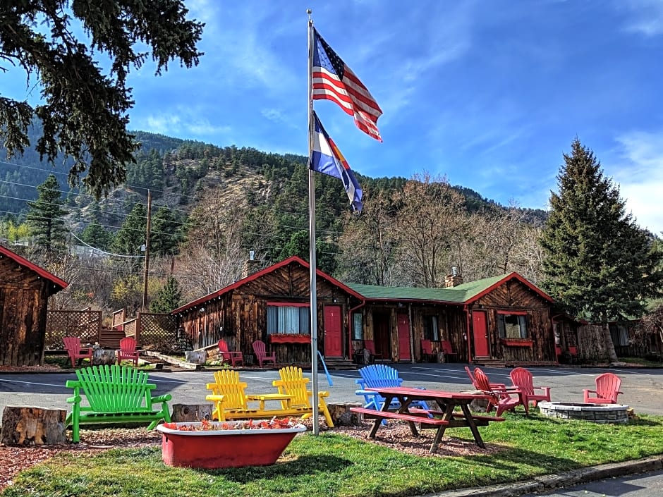 Foot of the Mountain Motel