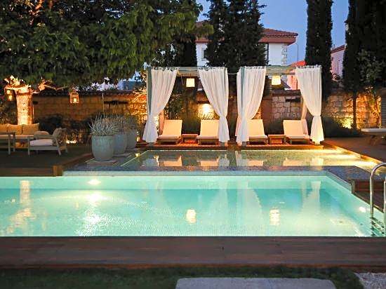 Alacati Cadde 75 Luxury Hotel