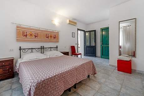 Standard Queen Room
