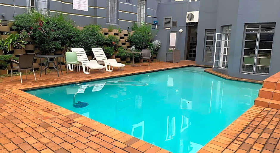 Airport Inn And Suites