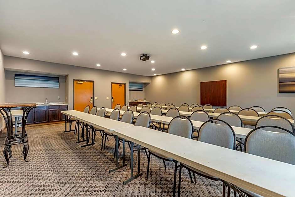 Comfort Suites