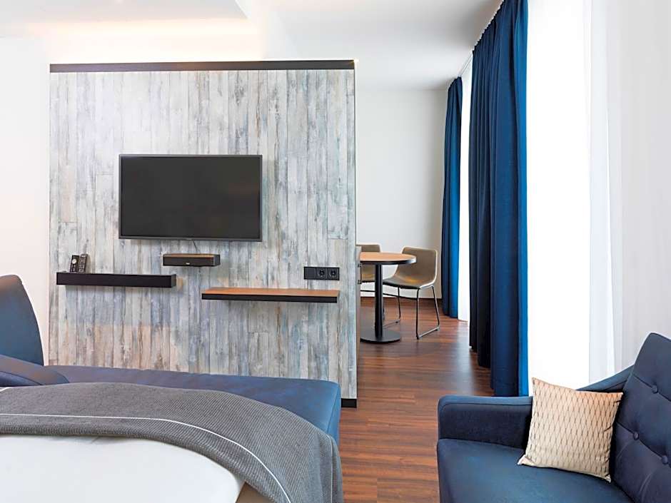 Holiday Inn - the niu, Saddle Furth By IHG