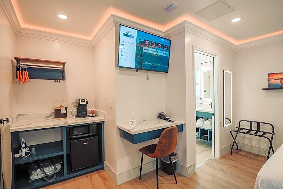 Blufftop Inn & Suites - Wharf/Restaurant District