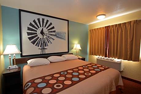 Queen Room - Mobility Access/Non-Smoking