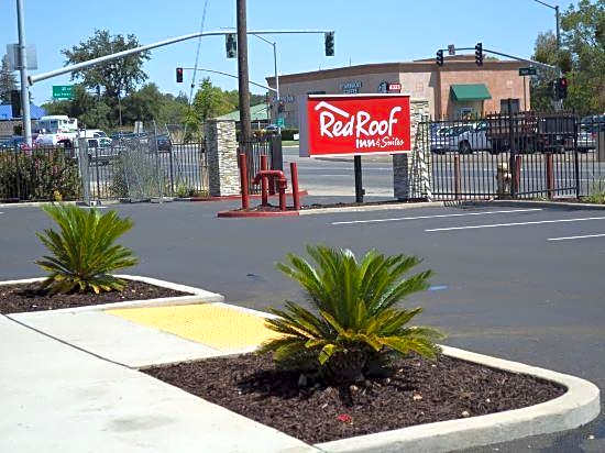 Red Roof Inn & Suites Sacramento North