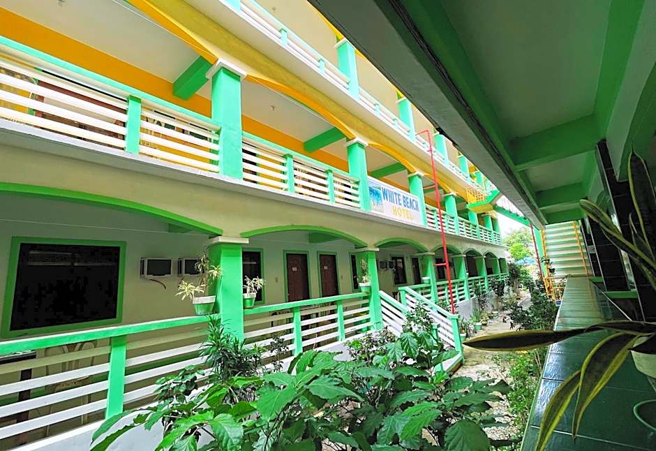 White Beach Hotel Puerto Galera powered by Cocotel