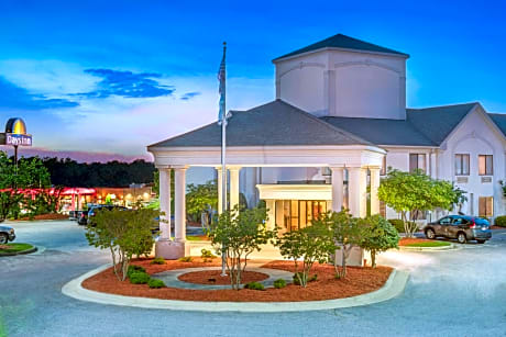 Days Inn by Wyndham Louisburg