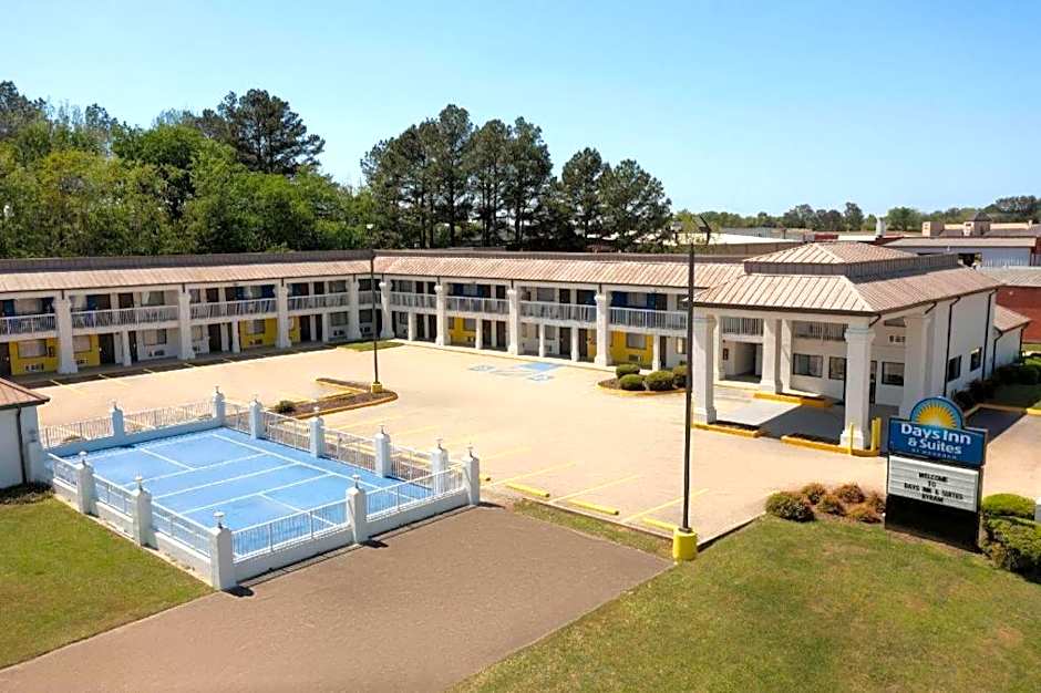 Days Inn & Suites by Wyndham Byram