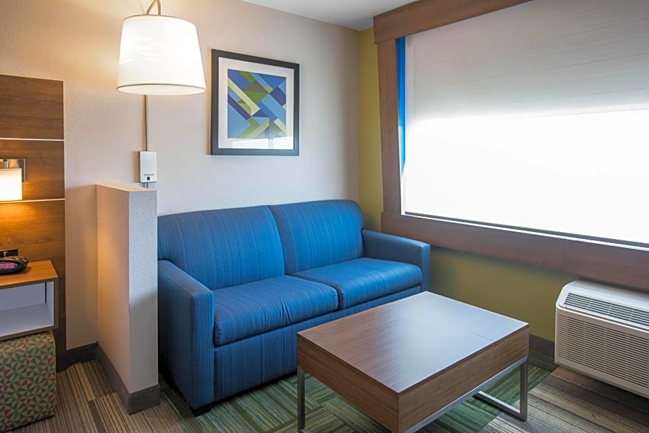 Holiday Inn Express & Suites Ludington