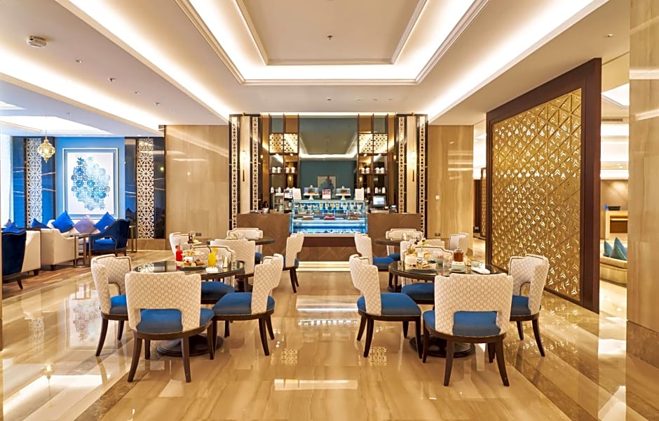 The Diplomat Radisson Blu Hotel Residence & Spa