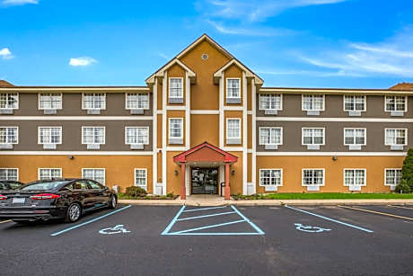 Americas Best Value Inn & Suites Three Rivers