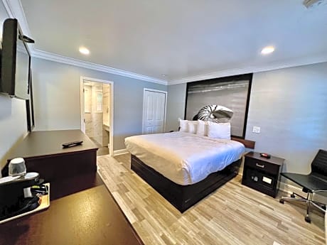 King Room - Non-Smoking