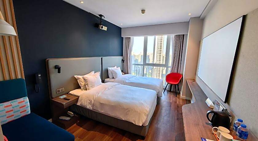 Holiday Inn Express Liyang Huafu By IHG