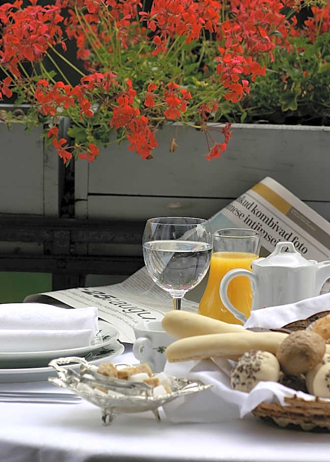 Villa Ammende Restaurant and Hotel